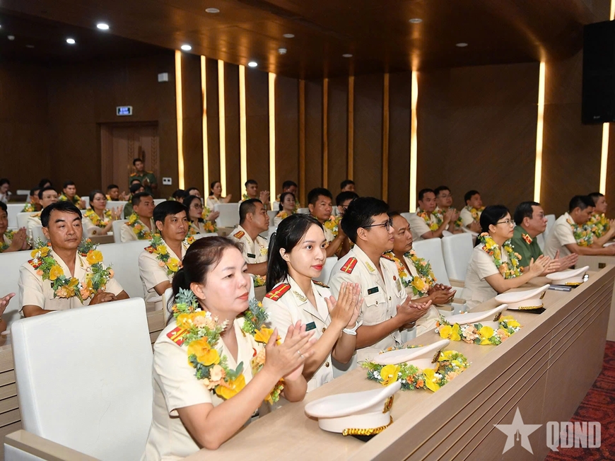 Tổng Bí thư Tô Lâm gặp mặt các gương điển hình dự Đại hội Thi đua “Vì an ninh Tổ quốc” lần thứ IX