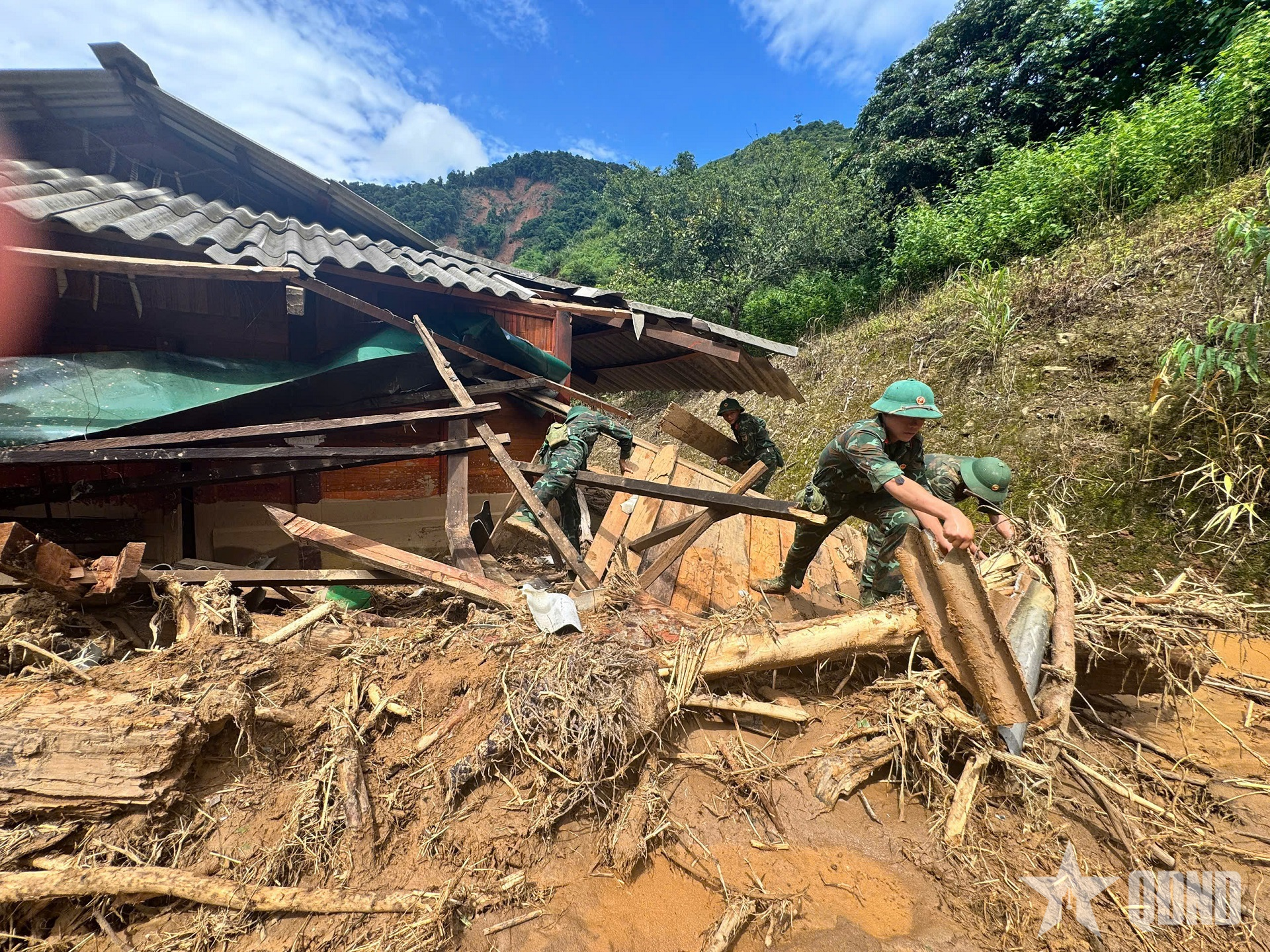 Sâu đậm nghĩa tình quân dân