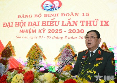 View - 	Thượng tướng Huỳnh Chiến Thắng dự chỉ đạo Đại hội Đảng bộ Binh đoàn 15