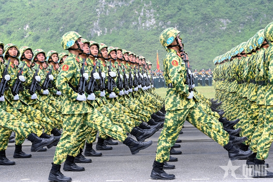 Gần 16.000 cán bộ, chiến sĩ và nhiều vũ khí hiện đại tổng hợp luyện lần thứ hai