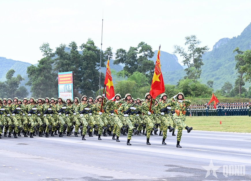 Gần 16.000 cán bộ, chiến sĩ và nhiều vũ khí hiện đại tổng hợp luyện lần thứ hai