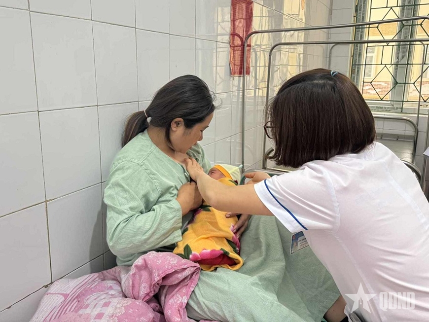 Ưu tiên nuôi con bằng sữa mẹ: Nền tảng vững chắc cho sức khỏe của bé