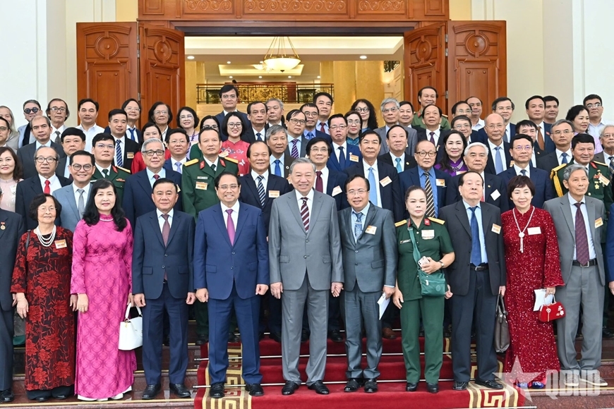Tổng Bí thư Tô Lâm: Các trí thức, nhà khoa học, văn nghệ sĩ là người giữ lửa, lan tỏa giá trị tinh thần bản sắc Việt Nam