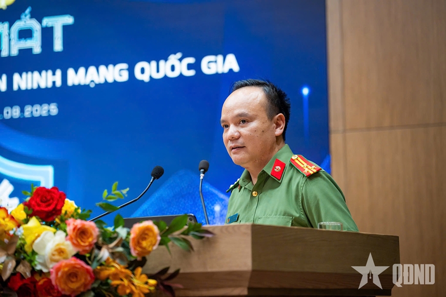 Ra mắt