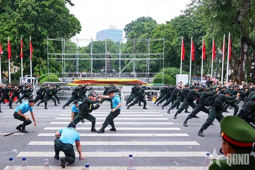 Tổng duyệt diễu binh, diễu hành cho "Ngày hội vì Thủ đô bình yên"