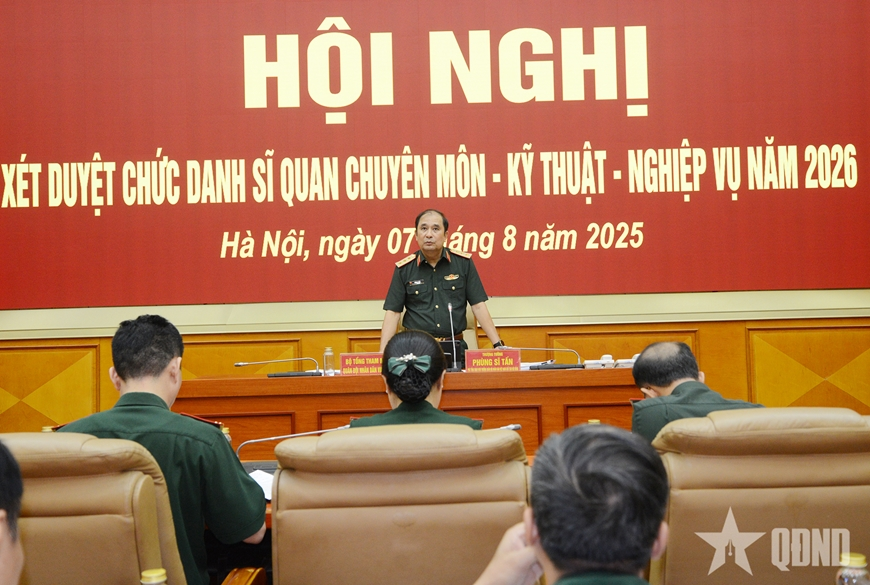 Thượng tướng Phùng Sĩ Tấn chủ trì Hội nghị xét duyệt chức danh sĩ quan chuyên môn - kỹ thuật - nghiệp vụ