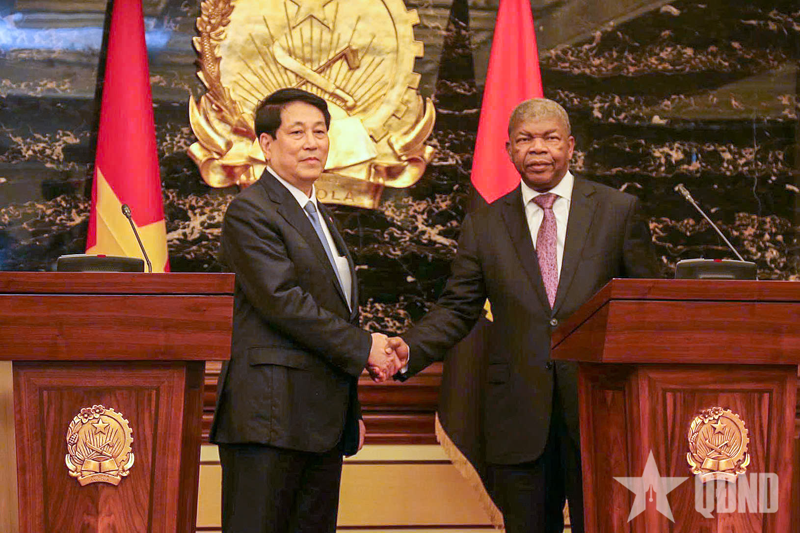 Chủ tịch nước Lương Cường và Tổng thống Angola gặp gỡ báo chí