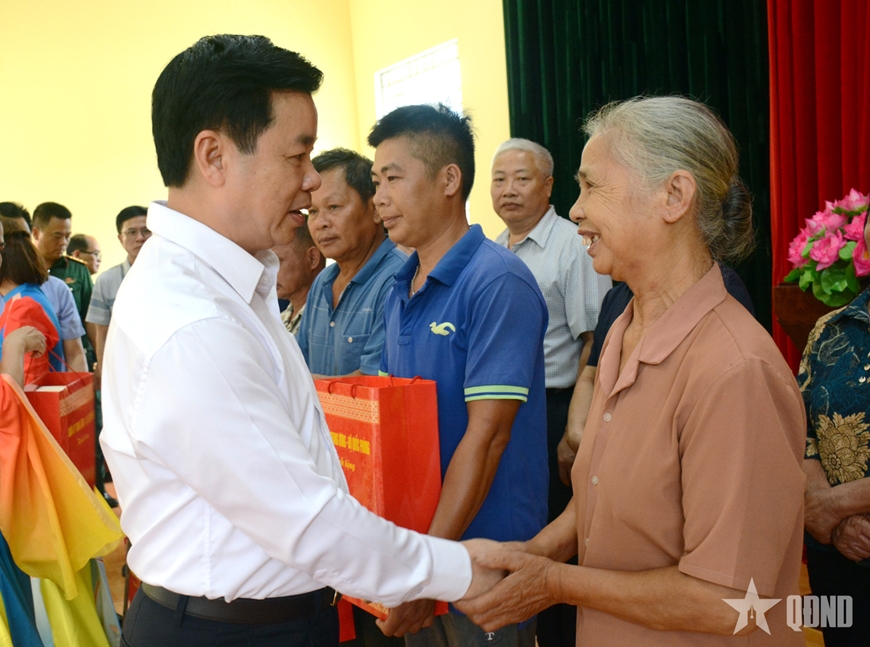 Đại tướng Trịnh Văn Quyết dự, phát biểu chỉ đạo Đại hội đại biểu Đảng bộ xã Nguyên Bình, tỉnh Cao Bằng