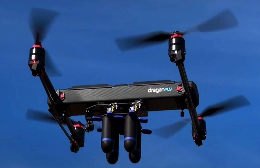 UAV được trang bị hệ thống Mjolnir, thực hiện các cuộc tấn công chính xác bằng cách sử dụng đạn chống bộ binh và chống thiết giáp dạng mô-đun. Ảnh: Draganfly/Youtube