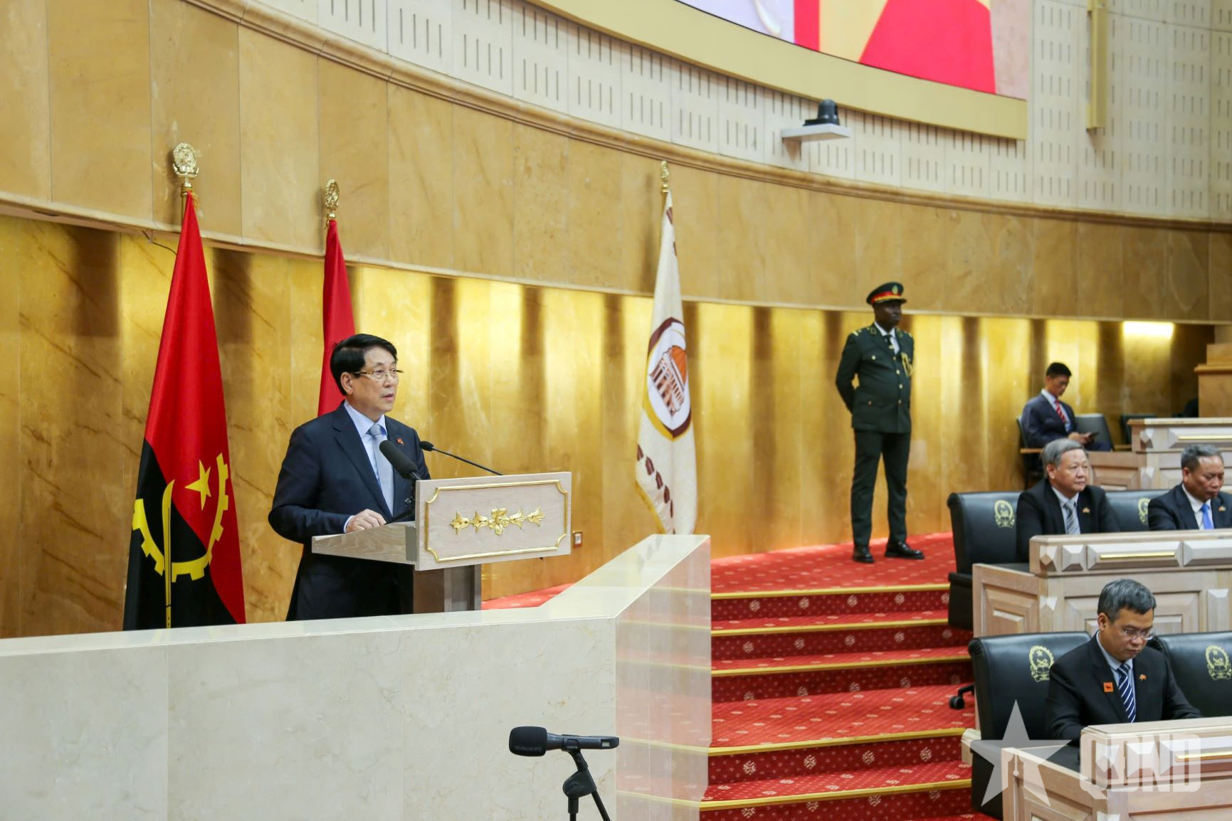 Chủ tịch nước Lương Cường phát biểu chính sách tại Quốc hội Angola