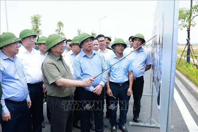 Thủ tướng Phạm Minh Chính: Dự án cầu Phong Châu mới tiết kiệm thời gian thi công, tiết kiệm chi phí