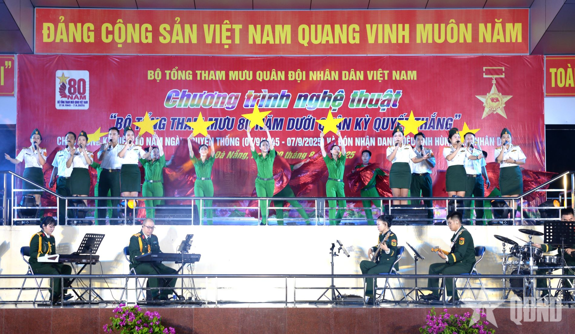 Ấn tượng chương trình nghệ thuật “Bộ Tổng Tham mưu - 80 năm dưới Quân kỳ Quyết thắng”