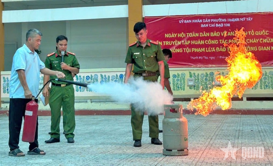 Giữ vững an ninh, trật tự từ cơ sở