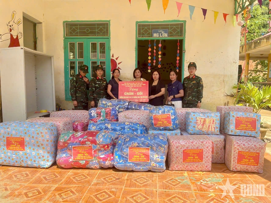 Điện Biên: Cộng đồng chung tay hỗ trợ học sinh vùng lũ