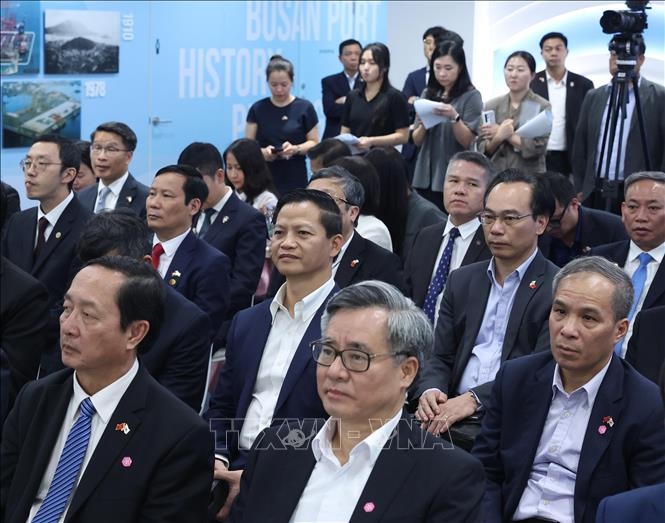Tổng Bí thư Tô Lâm thăm cảng biển Busan, Hàn Quốc