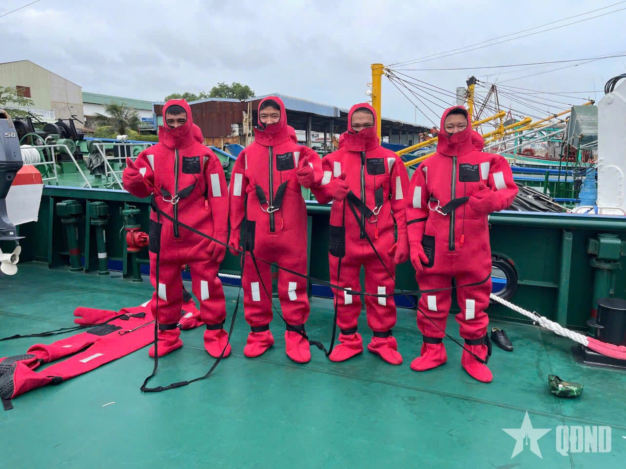 Tập huấn cứu sinh và kiểm tra kỹ thuật tàu thuyền tại Quân khu 7 và Bộ đội Biên phòng