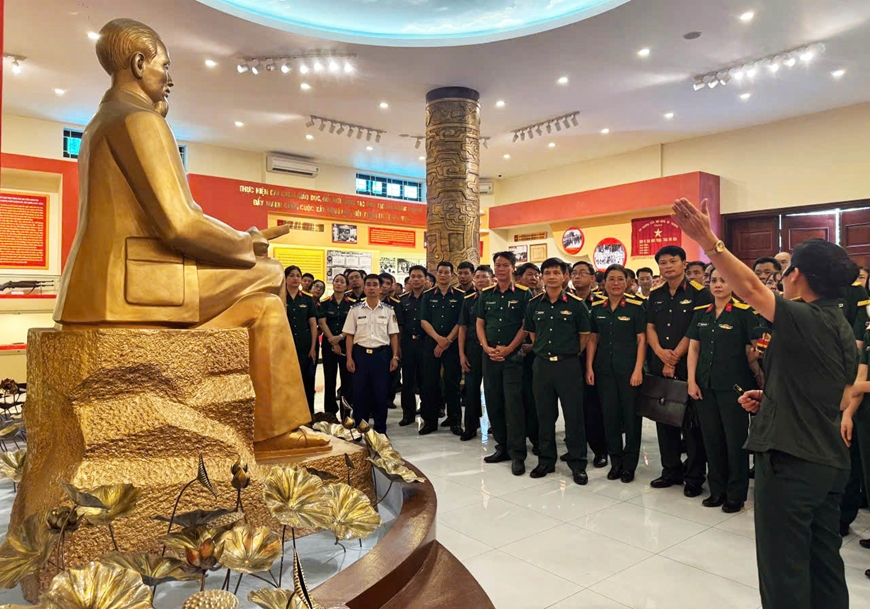 Hệ 4, Học viện Chính trị: Thi đua gắn với kết quả giáo dục, đào tạo