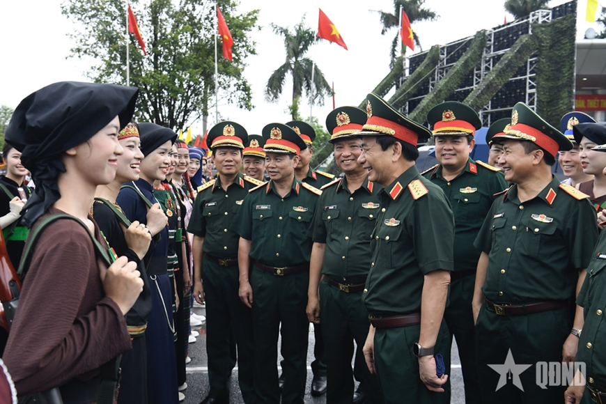 Đại tướng Phan Văn Giang kiểm tra tổng hợp luyện lực lượng diễu binh, diễu hành thực hiện nhiệm vụ A80