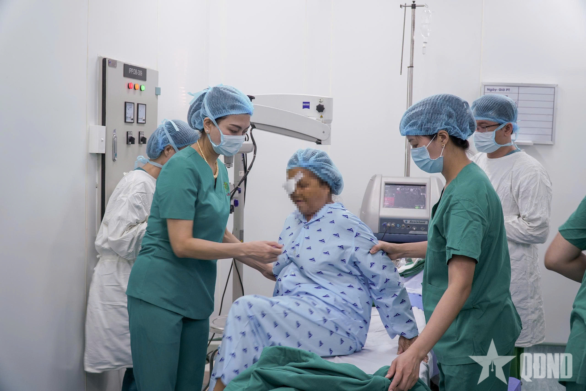 Bệnh viện Quân y 175 khám, phẫu thuật mắt miễn phí tại Tây Ninh