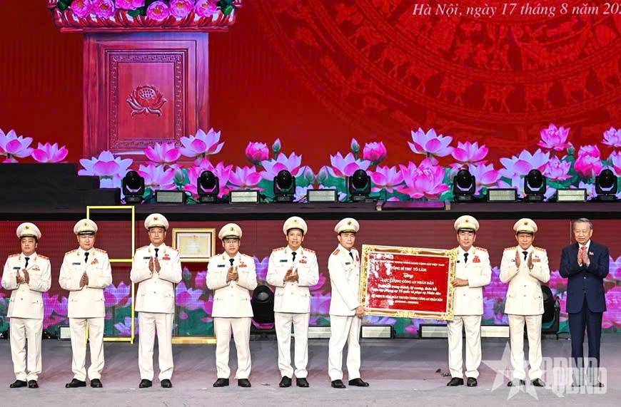 Tổng Bí thư Tô Lâm dự Lễ kỷ niệm 80 năm Ngày truyền thống Công an nhân dân, 20 năm Ngày hội toàn dân bảo vệ an ninh Tổ quốc và đón nhận Huân chương Sao vàng lần thứ V