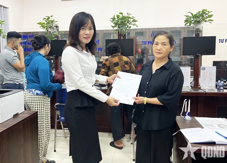 Bộ Tư pháp đề xuất cho phép công chức cấp xã được thực hiện chứng thực