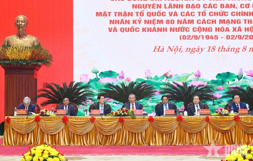 Tổng Bí thư Tô Lâm gặp mặt cán bộ lão thành cách mạng, nguyên Ủy viên Trung ương Đảng nhân kỷ niệm 80 năm Cách mạng Tháng Tám và Quốc khánh 2-9