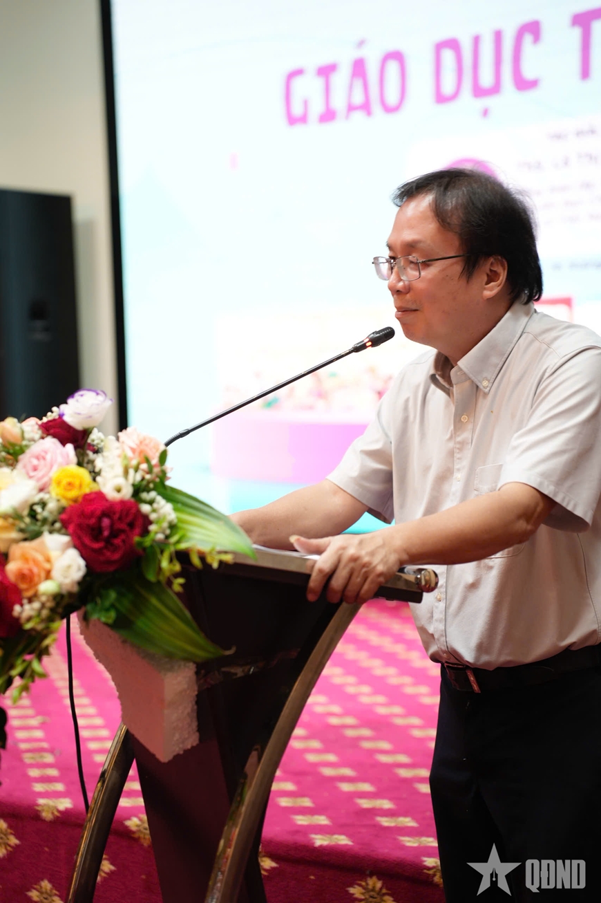 Ra mắt bộ sách “Giáo dục tài chính”