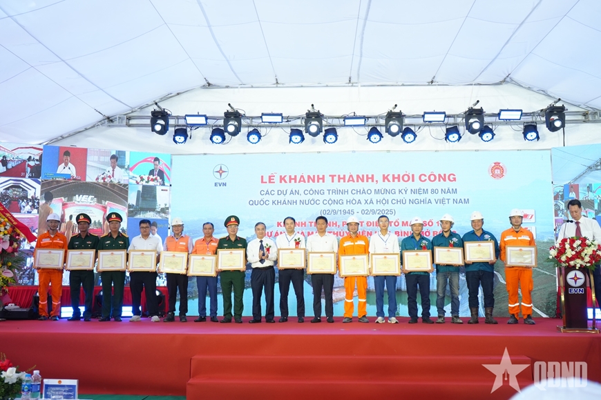 Hòa lưới điện tổ máy số 1 - Dự án Nhà máy Thủy điện Hòa Bình mở rộng