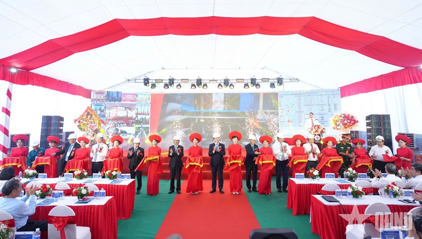 Hòa lưới điện tổ máy số 1 - Dự án Nhà máy Thủy điện Hòa Bình mở rộng