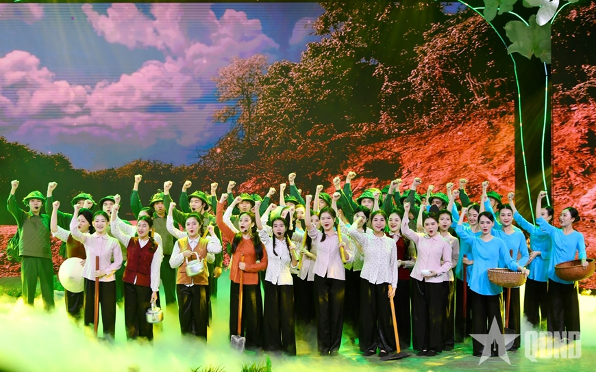 Những vần thơ về những ngày Tháng Tám lịch sử