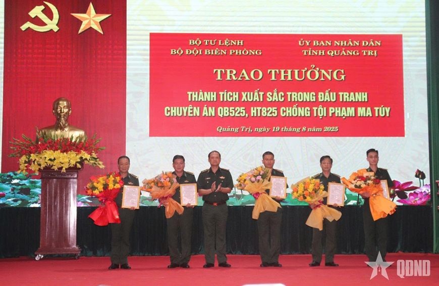 Trao thưởng các lực lượng đấu tranh thành công 2 chuyên án lớn chống tội phạm ma túy