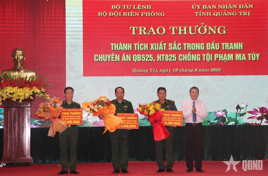 Trao thưởng các lực lượng đấu tranh thành công 2 chuyên án lớn chống tội phạm ma túy