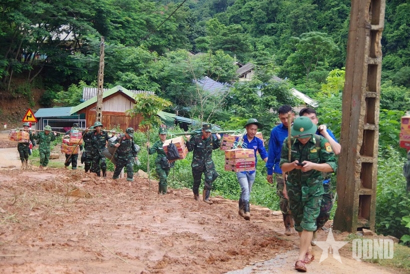 Lượng vũ trang Quân khu 4 dấu ấn đậm sâu trong lòng nhân dân