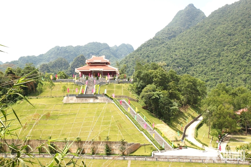 Hành trình về nơi suối nguồn Việt Bắc