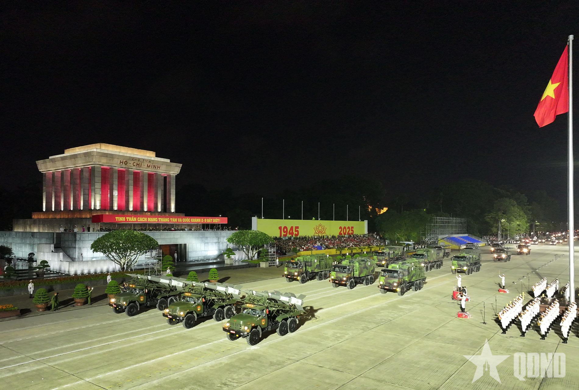 Lần đầu tổng hợp luyện diễu binh, diễu hành phục vụ nhiệm vụ A80 tại Quảng trường Ba Đình