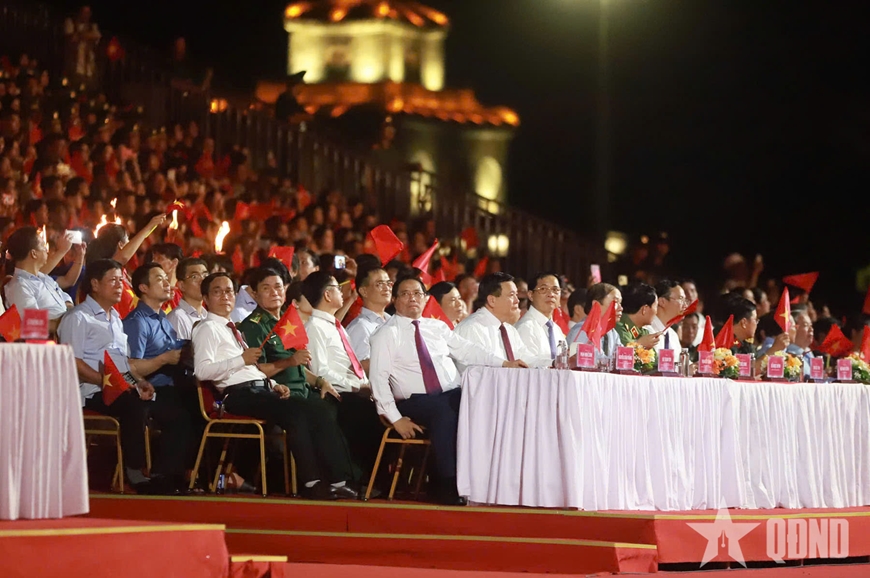 Cầu truyền hình “Thời cơ vàng”- Hành trình từ lịch sử đến hiện thực hóa khát vọng của dân tộc