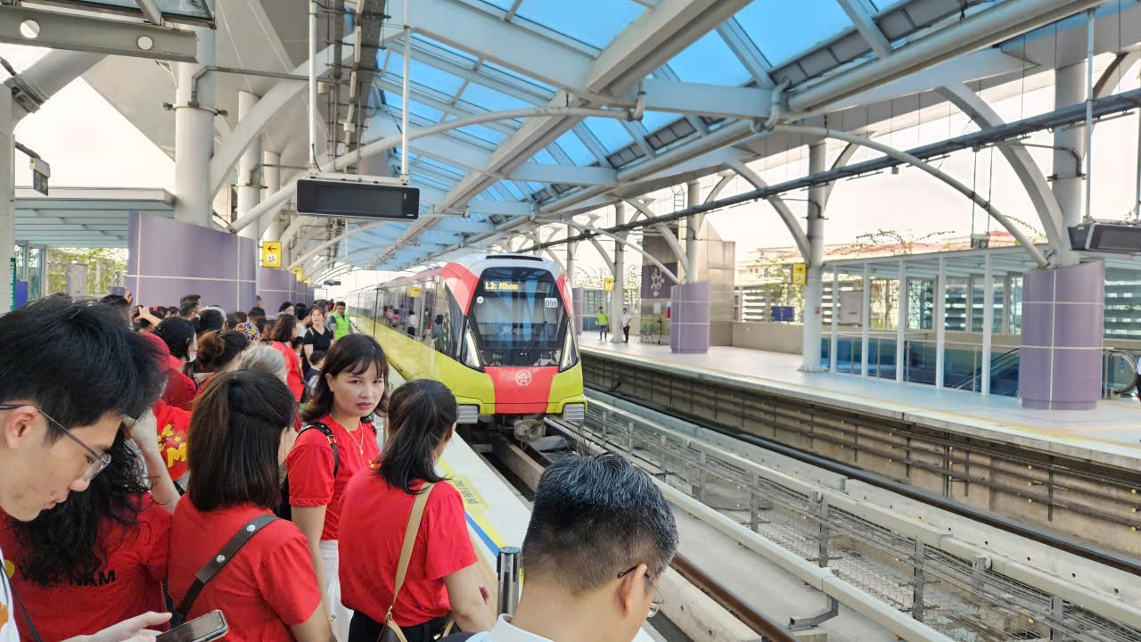 Hà Nội: Miễn phí vé xe buýt, tàu điện dịp Quốc khánh