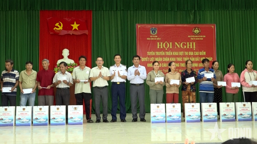 Vùng Cảnh sát biển 2 đồng hành với ngư dân và đồng bào dân tộc, tôn giáo tỉnh Quảng Ngãi