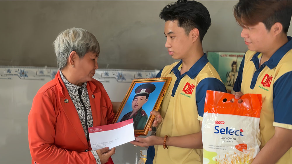 Món quà tri ân của thế hệ trẻ