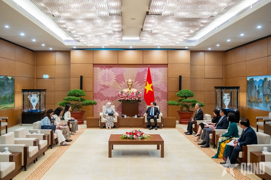Chủ tịch Quốc hội Trần Thanh Mẫn tiếp Tổng Thư ký AIPA Siti Rozaimeriyanty Dato Haji Abdul Rahman