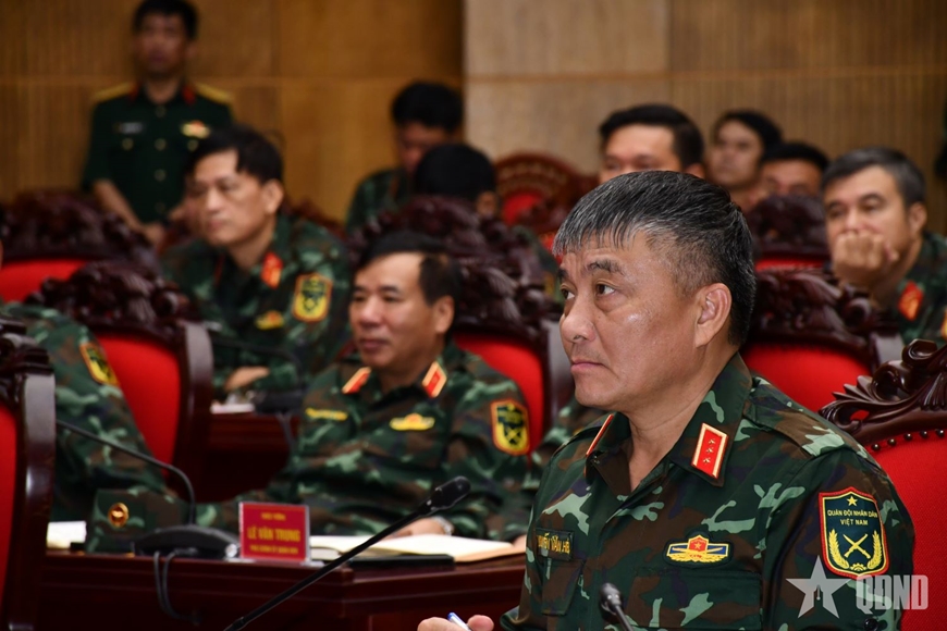 Phó thủ tướng Trần Hồng Hà chỉ đạo công tác ứng phó bão số 5 tại Sở chỉ huy trung tâm Quân khu 4