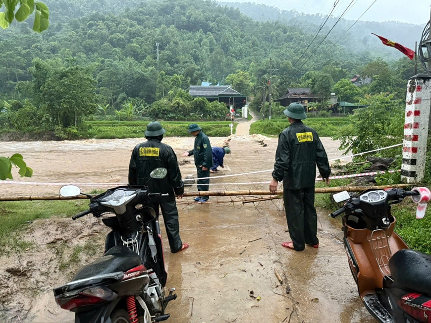 Bộ đội Biên phòng tỉnh Nghệ An huy động lực lượng khắc phục hậu quả bão số 5