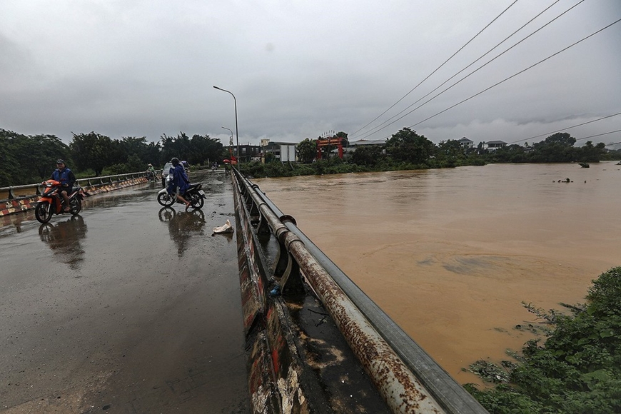 Hà Nội: Báo động lũ khẩn cấp trên sông Bùi và sông Tích