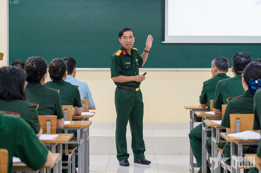 Nền nếp chính quy ở Hệ 4, Học viện Chính trị