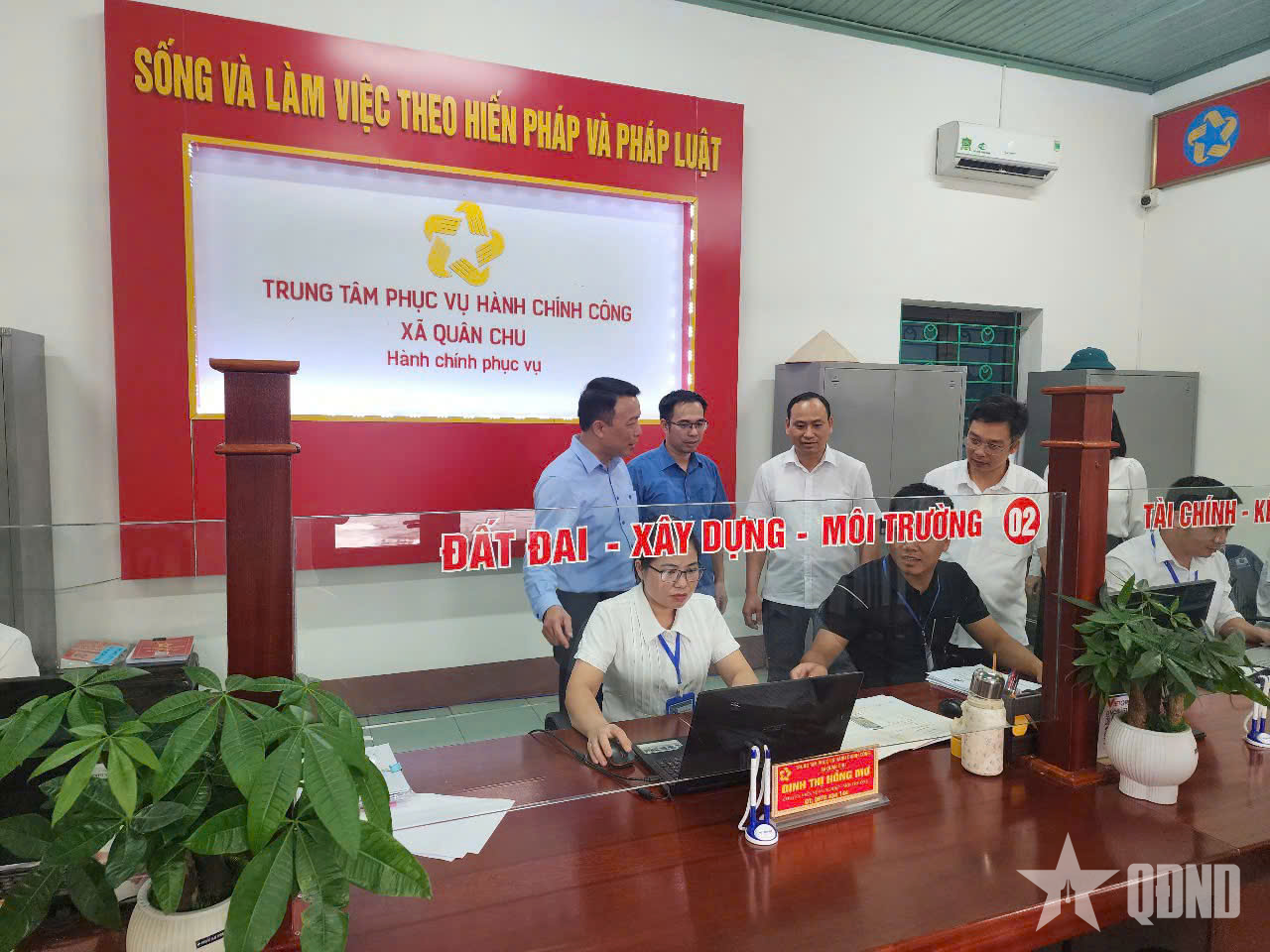 Sắp xếp bộ máy hành chính - Vì một nền hành chính tinh gọn, hiệu lực, hiệu quả - Bài 1: Một nền hành chính tinh gọn, hiệu lực, hiệu quả - vấn đề cấp thiết hiện nay
