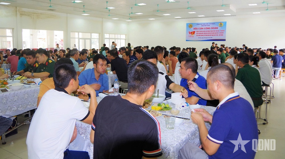 Chương trình “Bữa cơm công đoàn”, điểm tựa cho người lao động tại Nhà máy Z153