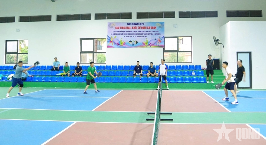 Sư đoàn 372 tổ chức giải pickleball chào mừng kỷ niệm các ngày lễ lớn
