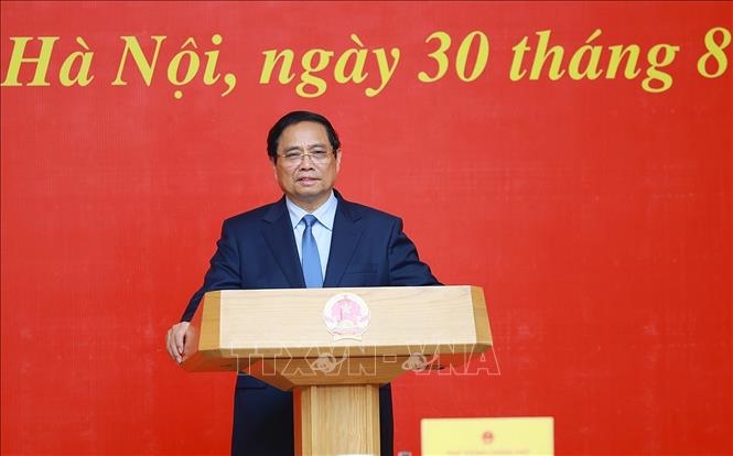 Thủ tướng Phạm Minh Chính trao quyết định giao Quyền Bộ trưởng Bộ Ngoại giao đối với đồng chí Lê Hoài Trung