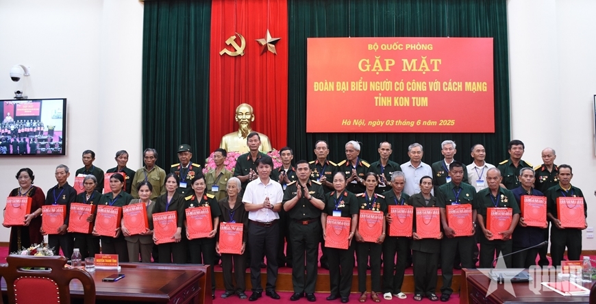 Bộ Quốc phòng ban hành văn bản mới về chế độ, chính sách đối với người tham gia kháng chiến, làm nhiệm vụ quốc tế