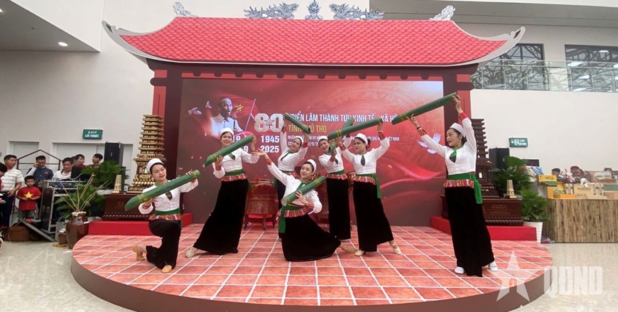 Dấu ấn đất Tổ tại Triển lãm 80 năm thành tựu đất nước